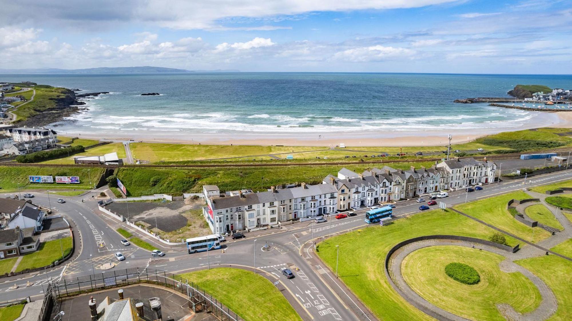 2 Dunluce Green - Portrush By The Sea Экстерьер фото